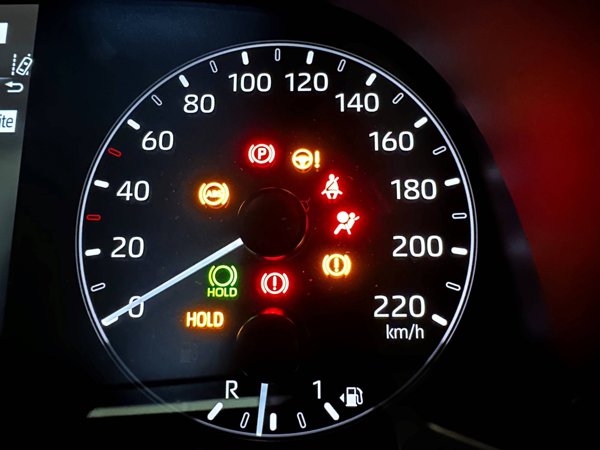 Atelier de diagnostic voyant freins allumé , garage voiture villefranche